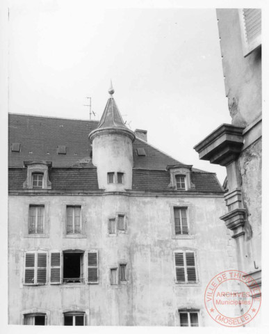 6 rue du Pont (actuelle rue Georges Ditsch), tourelle 1674 remaniée au XVIIIe - Thionville