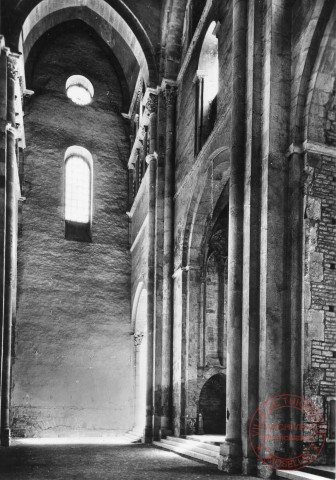 Cluny (S.-et-L.) - Restes de l'ancienne Eglise Abbatiale (1089-1135) - Le croisillon Sud du transept