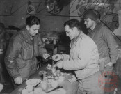 Un moment de détente au camp militaire de Cattenom, en novembre 1944