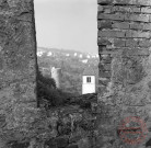 Château de Sierck-lès-Bains - vue sur le clocher de l'église et la tour des Sorcières (aujourd'hui tour de l'Horloge)