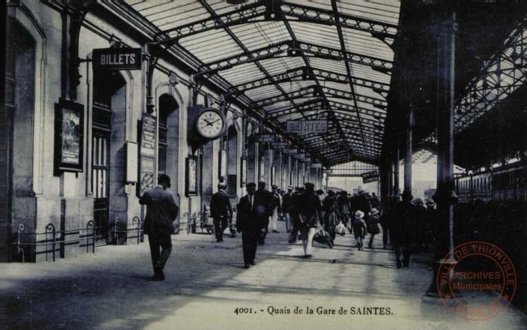 Quais de la gare de Saintes