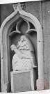 Statue "La Piéta" du XIVe (représente Notre-Dame des Douleurs recueillant le Christ descendu de la Croix avant sa mise au tombeau), situé à langle de l'ancien café central (109 rue de Verdun).