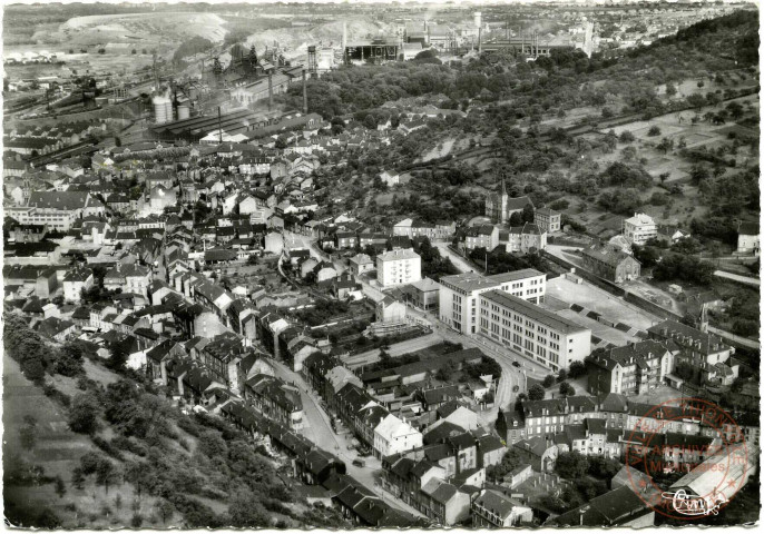 Hayange (Moselle) - Vue générale aérienne - Le Groupe Scolaire