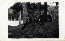 [Photographie de Charly Martha, Georges Cahen, Louis Everling et Jules Martha dans les années 1910]