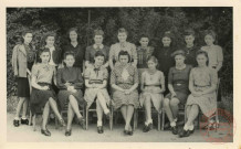 Photo de classe féminine, 16 élèves