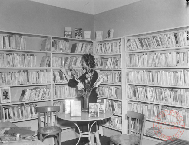 [Bibliothèque municipale, au rez-de-chaussée de la maison Collerey, rue des Clarisses]