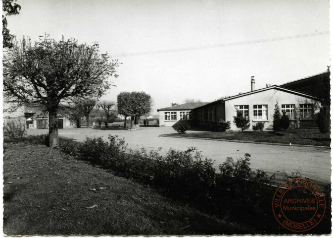 Collège et Lycée d'Enseignement Technique Thionville - intérieur, extérieur, ateliers, serre].