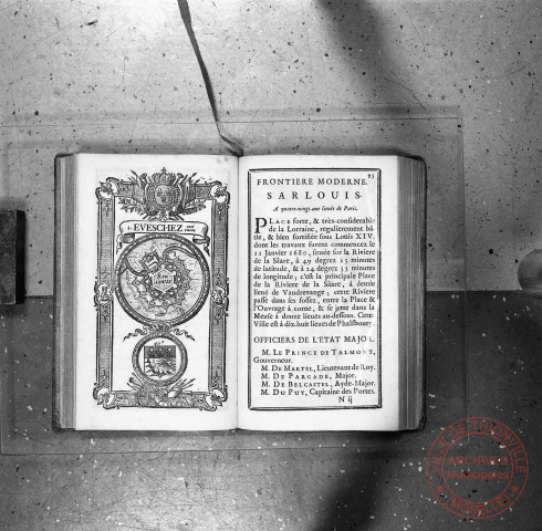 Plan de Sarrelouis - Extrait de "Plans des principales places de guerre et villes maritimes frontières du Royaume de France" de Jaisse Lemau, édité à Didot Paris. Au 1er juillet 1736