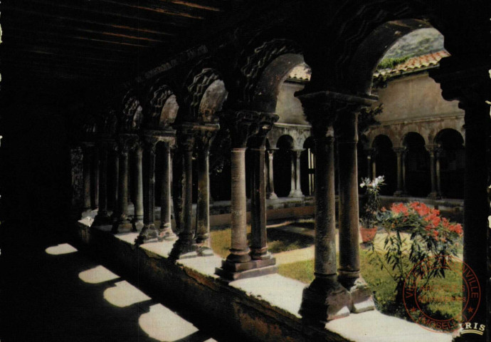 REFLET DE PROVENCE, AIX-EN-PROVENCE, Cathédrale St-Sauveur, Le Cloître ( style Roman,1080)