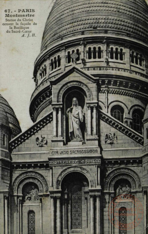 PARIS-MONTMARTRE - Statue du Christ ornant la façade de la Basilique du Sacré-Coeur