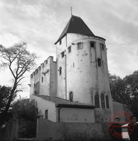 Église Saint-Quentin de Scy-Chazelles - A l'intérieur, le tombeau de Robert Schuman