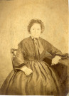 [Photographie de Mme Sigisbert Martha née Baclesse dans les années 1870]
