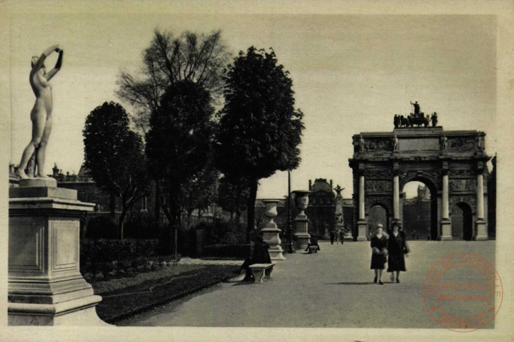 PARIS - L'Arc de Triomphe du Carrousel