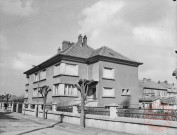 [Vue d'une maison, lieu non déterminé]