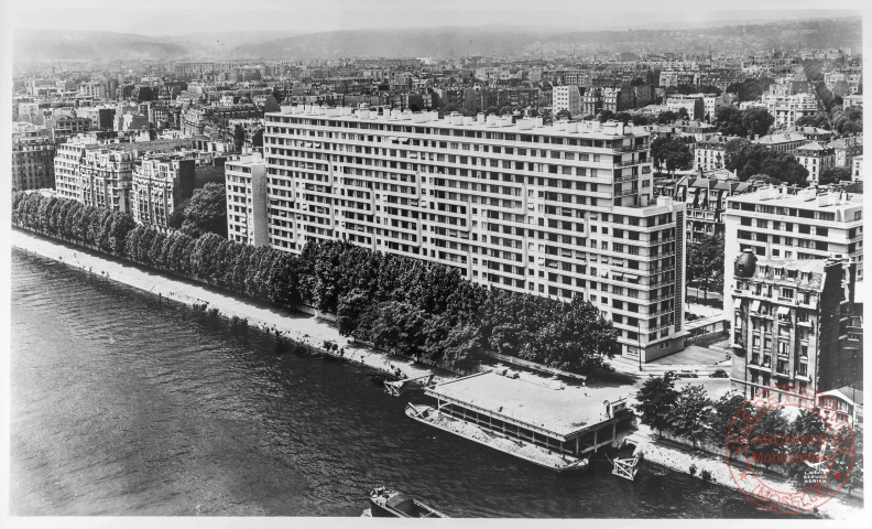 34. Le gratte-ciel - Immeuble Quai Blériot à Paris