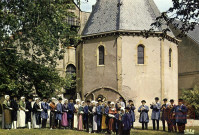 La Lorraine Pittoresque. Groupe Lorrain devant la Chapelle des Templiers (XIIe)