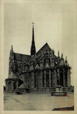 AMIENS. Le Chevet de la Cathédrale