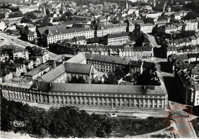 Thionville (Moselle) - Vue aérienne - Institut Notre-Dame, Collège Moderne, Ecole Poincaré