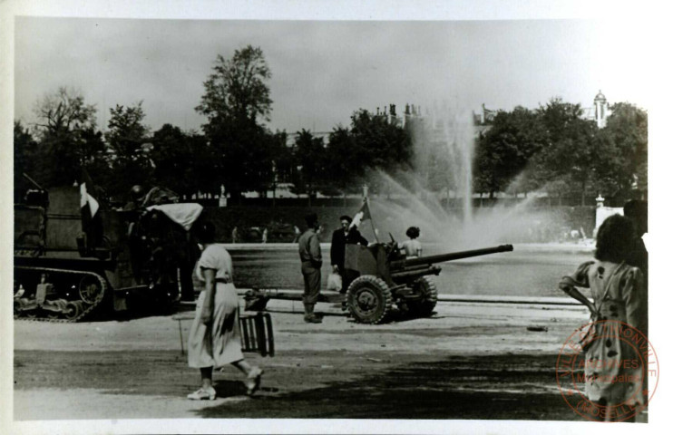 Artillerie Leclerc aux Tuileries