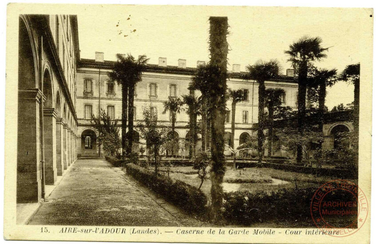 Aire-sur-l'Adour (Landes) - Caserne de la Garde Mobile - Cour Intérieure