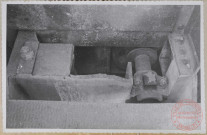 Train continu à largets et billettes. Empileur à largets. Le bâti est cassé.