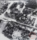 [Vue aérienne de Thionville prise depuis un Zeppelin. Parc Napoléon et alentours]