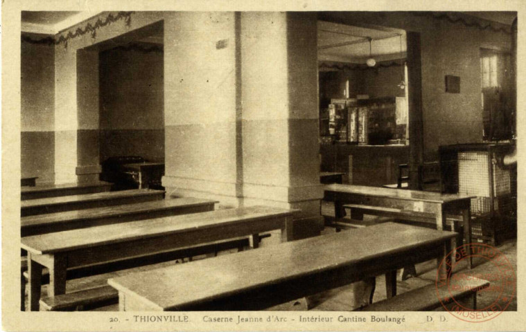 Thionville. Caserne Jeanne d'Arc - Intérieur cantine Boulangé