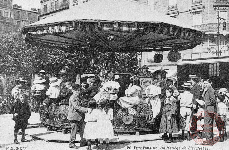 Cartes d'Autrefois (1890-1920) - Loisirs - Fête Foraine - Un manège de bicyclettes