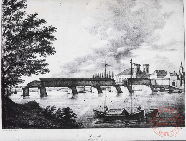 [Reproduction d'une gravure de Thionville, avec son pont couvert, la porte du pont de la Moselle, l'église Saint-Maximin et le Beffroi]