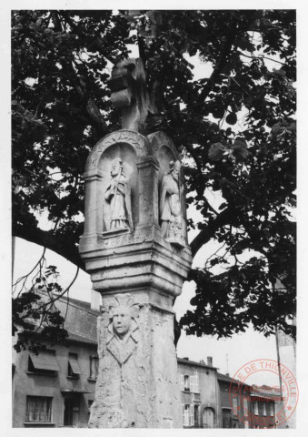 Bildstock situé à Stuckange, à l'ange de la rue de la Liberté et de la rue Nationale. Saint-Nicolas