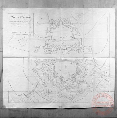 Plan de Thionville où sont marqués tous les arbres plantés sur les ouvrages de la fortification en 1761