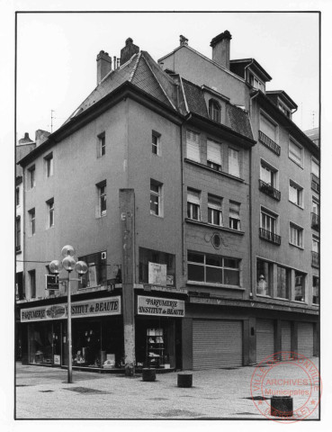 Thionville - Angle de la place au Bois et la rue du Four Banal