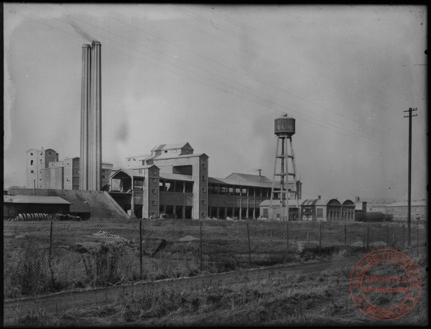 Photographie d'une usine non identifiée