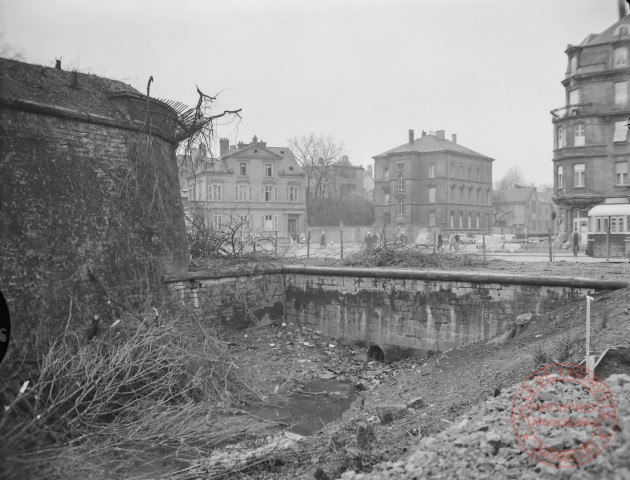 [Bastion II, place du Luxembourg et square du 11 Novembre au cours des travaux de démolition le 07 décembre 1961]