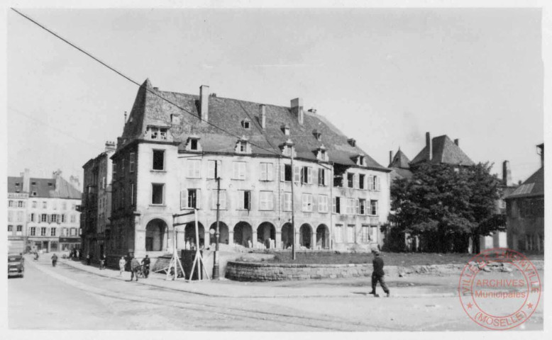 L'hôtel de ville après les bombardements. Guerre 1939-1945