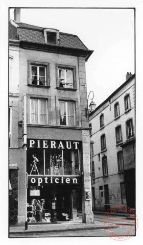 Thionville - Angle rue de Paris et rue Neuve (opticien Pieraut)