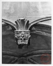 Cour du Château, chapiteau renaissance du porche du tribunal - Thionville