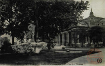 PARIS- Statue de Clémenceau 'Le Père La Victoire'