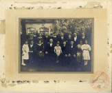 [Photographie de mariage de la famille Schmitt vers 1900]