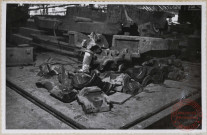 Chapeaux des paliers du train de rouleaux du blooming. Ces chapeaux sont cassés ou fendus.