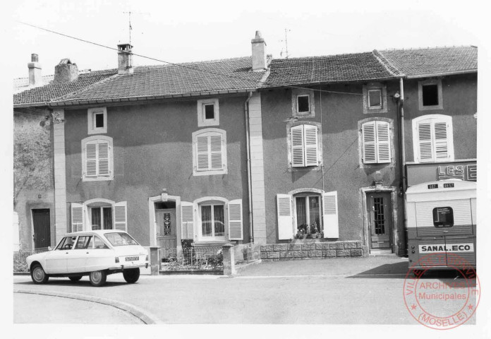 57 et 58 place de la Fontaine à Rodemack