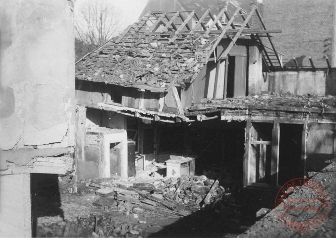 Guerre 1939-1945. Destruction dans l'enceinte des grands moulins de Thionville