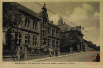 Algrange - Rue Maréchal Foch avec Ecole protestante et Mairie