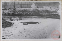Bassins de décantation de l'aciérie. Le tonnage de boue est évalué à environ 1500 tonnes.