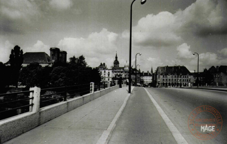 Thionville ( Moselle) Le Pont de la Moselle