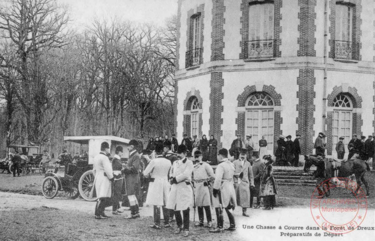 Cartes d'Autrefois (1890-1920) - Loisirs - Une Chasse à Courre dans la Forêt de Dreux - Préparatifs de Départ