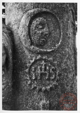 Bildstock de Bohler, route d'Usselkirch à Breistroff-la-Grande. Croix monumentale de 5m de hauteur datée 1715