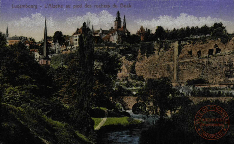 Luxembourg. - L'Alzette au pied des rochers du Boch.