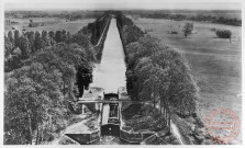 44. Le canal, l'écluse - Le canal de la Marne à la Saône près de Pontailler (Côte d'Or)