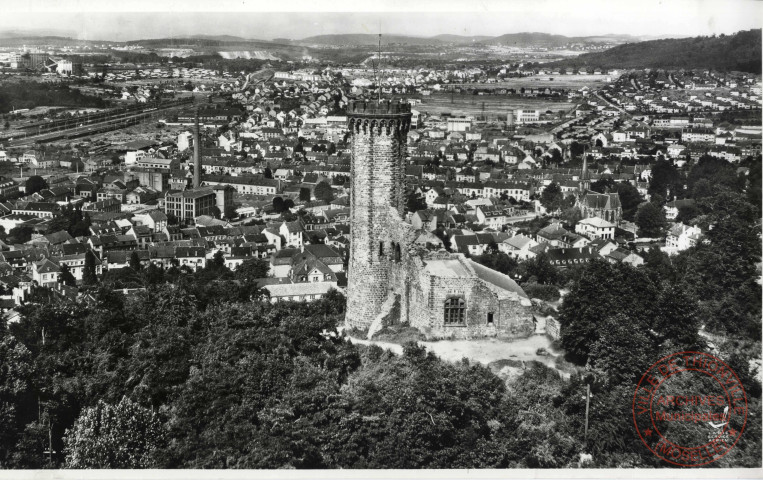 [Vue aérienne de Stiring-Wendel, métropole du charbon]